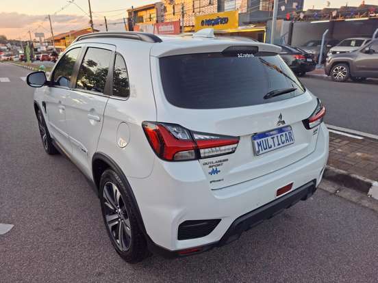 MITSUBISHI-OUTLANDER-2.0 MIVEC GASOLINA HPE AUTOMÁTICO MITSUBISHI-OUTLANDER-2020