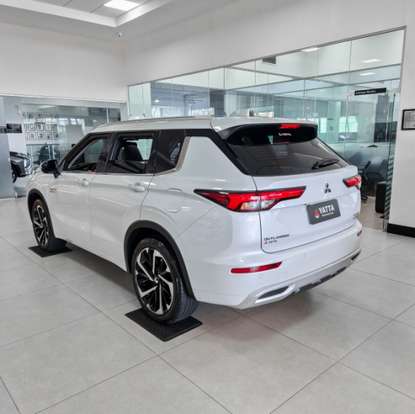 MITSUBISHI-OUTLANDER-2.4 PHEV HPE-S S-AWC DHT MITSUBISHI-OUTLANDER-2025