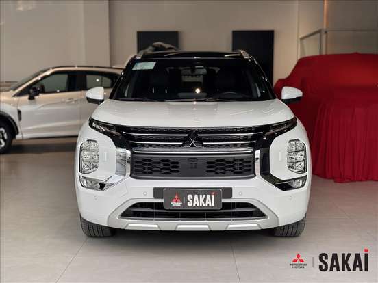 MITSUBISHI-OUTLANDER-2025