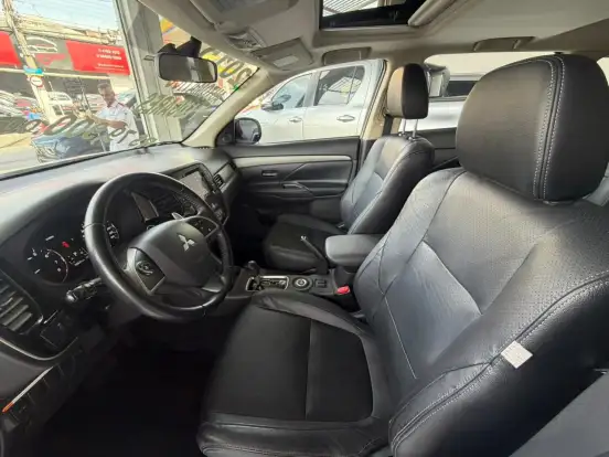 MITSUBISHI-OUTLANDER-2014