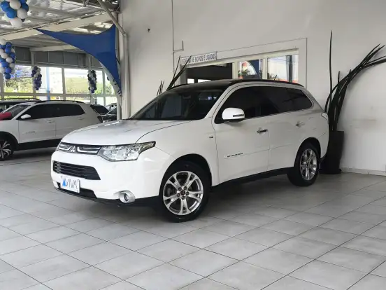 MITSUBISHI-OUTLANDER-3.0 GT 4X4 V6 24V GASOLINA 4P AUTOMÁTICO MITSUBISHI-OUTLANDER-2013