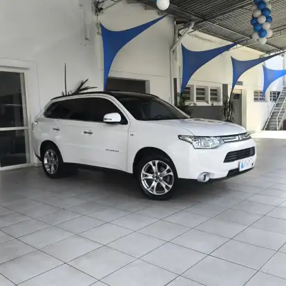 MITSUBISHI-OUTLANDER-2013