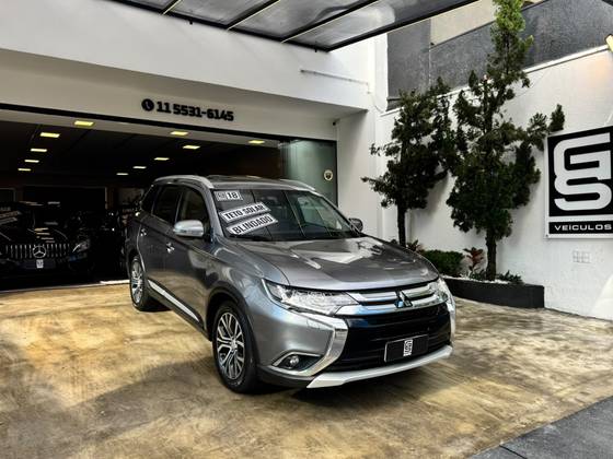 MITSUBISHI OUTLANDER 3.0 GT 4X4 V6 24V GASOLINA 4P AUTOMÁTICO