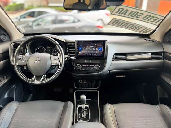 MITSUBISHI-OUTLANDER-3.0 GT 4X4 V6 24V GASOLINA 4P AUTOMÁTICO MITSUBISHI-OUTLANDER-2018