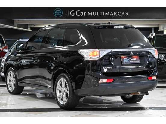 MITSUBISHI-OUTLANDER-2014