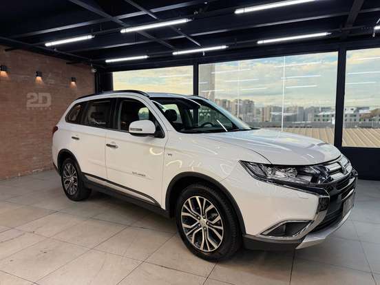 MITSUBISHI-OUTLANDER-3.0 GT 4X4 V6 24V GASOLINA 4P AUTOMÁTICO MITSUBISHI-OUTLANDER-2015