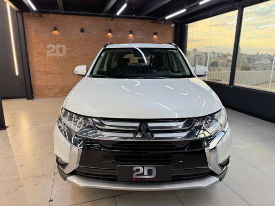 MITSUBISHI-OUTLANDER-3.0 GT 4X4 V6 24V GASOLINA 4P AUTOMÁTICO MITSUBISHI-OUTLANDER-2015