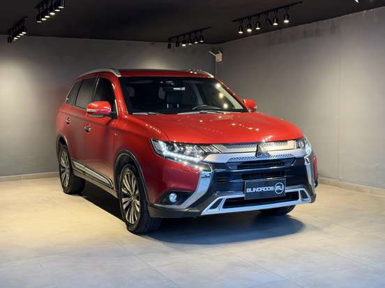 MITSUBISHI-OUTLANDER-3.0 MIVEC V6 GASOLINA HPE-S AWD AUTOMÁTICO MITSUBISHI-OUTLANDER-2018