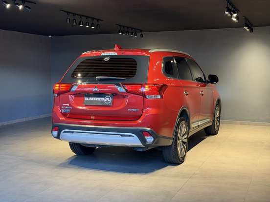 MITSUBISHI-OUTLANDER-3.0 MIVEC V6 GASOLINA HPE-S AWD AUTOMÁTICO MITSUBISHI-OUTLANDER-2018