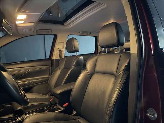 MITSUBISHI-OUTLANDER-2018