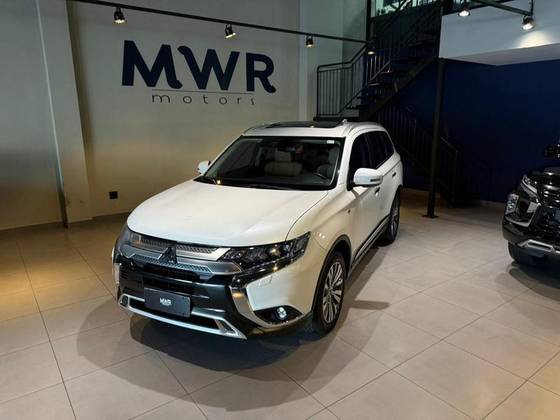 MITSUBISHI OUTLANDER 3.0 MIVEC V6 GASOLINA HPE-S AWD AUTOMÁTICO