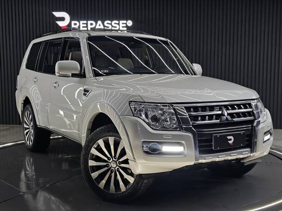 MITSUBISHI PAJERO 3.2 HPE 4X4 7 LUGARES 16V TURBO INTERCOOLER DIESEL 4P AUTOMÁTICO