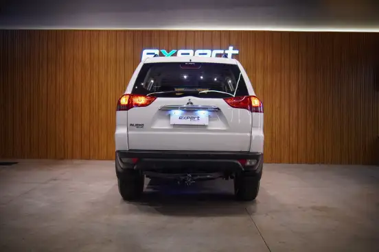 MITSUBISHI-PAJERO DAKAR-2015