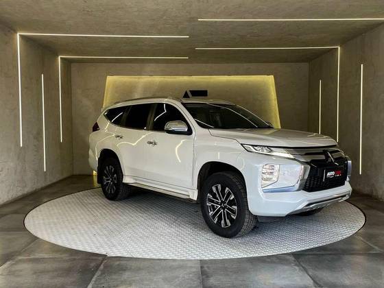 MITSUBISHI PAJERO SPORT 2.4 16V MIVEC TURBO DIESEL HPE-S AWD AUTOMÁTICO