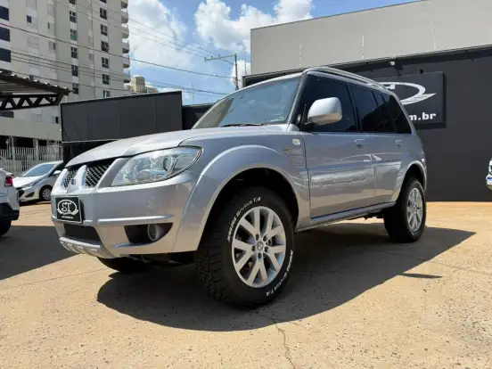 MITSUBISHI-PAJERO TR4-2.0 4X4 16V 140CV FLEX 4P AUTOMÁTICO MITSUBISHI-PAJERO TR4-2011