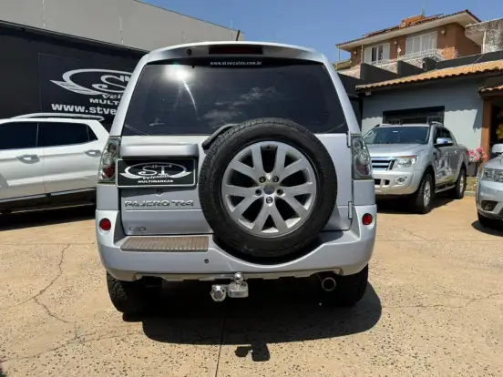 MITSUBISHI-PAJERO TR4-2.0 4X4 16V 140CV FLEX 4P AUTOMÁTICO MITSUBISHI-PAJERO TR4-2011