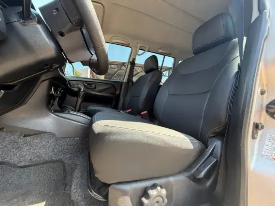 MITSUBISHI-PAJERO TR4-2011