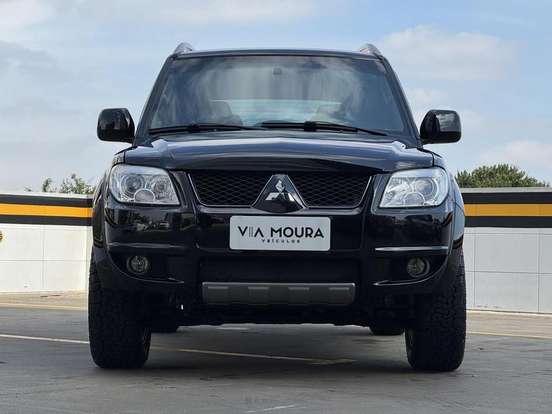 MITSUBISHI-PAJERO TR4-2.0 4X2 16V 140CV FLEX 4P AUTOMÁTICO MITSUBISHI-PAJERO TR4-2013