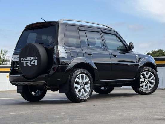 MITSUBISHI-PAJERO TR4-2.0 4X2 16V 140CV FLEX 4P AUTOMÁTICO MITSUBISHI-PAJERO TR4-2013
