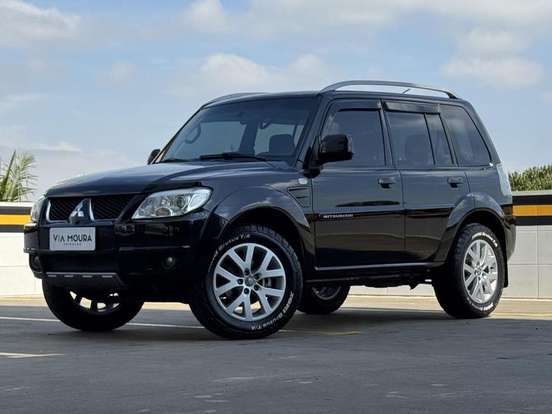 MITSUBISHI-PAJERO TR4-2.0 4X2 16V 140CV FLEX 4P AUTOMÁTICO MITSUBISHI-PAJERO TR4-2013