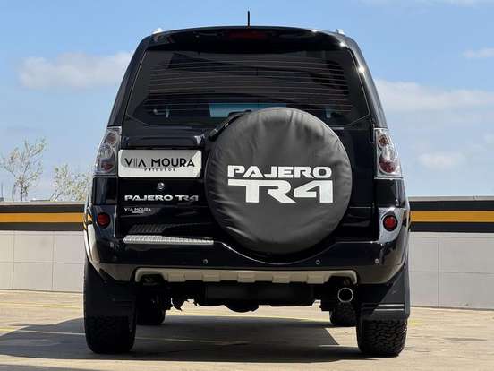 MITSUBISHI-PAJERO TR4-2.0 4X2 16V 140CV FLEX 4P AUTOMÁTICO MITSUBISHI-PAJERO TR4-2013