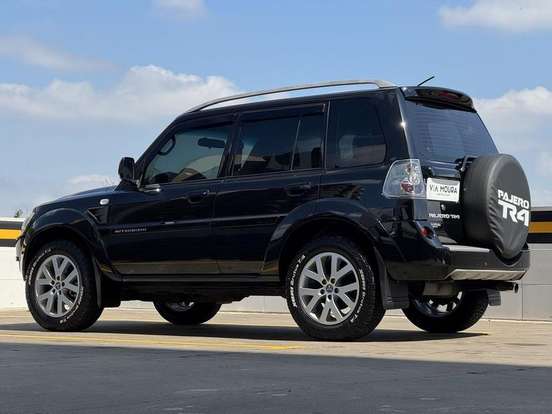 MITSUBISHI-PAJERO TR4-2.0 4X2 16V 140CV FLEX 4P AUTOMÁTICO MITSUBISHI-PAJERO TR4-2013