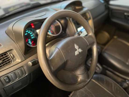 MITSUBISHI-PAJERO TR4-2.0 4X2 16V 140CV FLEX 4P AUTOMÁTICO MITSUBISHI-PAJERO TR4-2012
