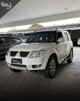 MITSUBISHI-PAJERO TR4-2013