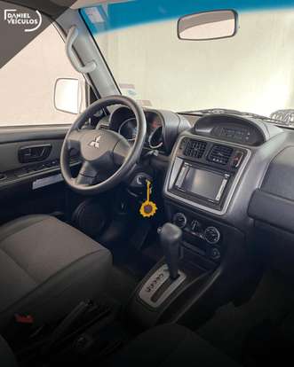 MITSUBISHI-PAJERO TR4-2013
