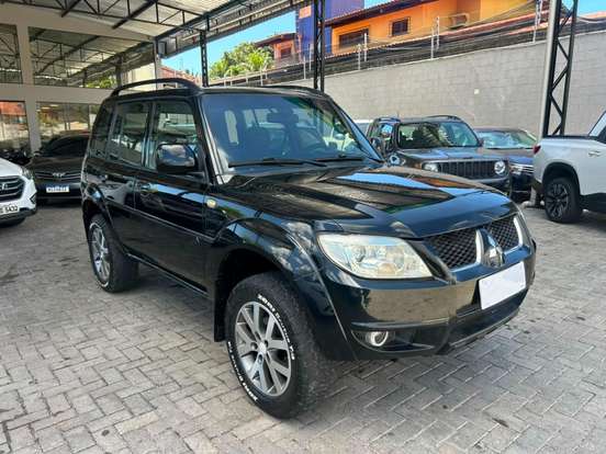 MITSUBISHI-PAJERO TR4-2.0 4X4 16V 140CV FLEX 4P AUTOMÁTICO MITSUBISHI-PAJERO TR4-2011