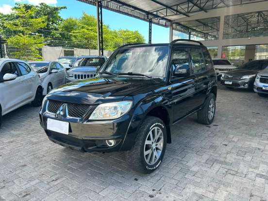 MITSUBISHI-PAJERO TR4-2.0 4X4 16V 140CV FLEX 4P AUTOMÁTICO MITSUBISHI-PAJERO TR4-2011