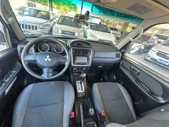 MITSUBISHI-PAJERO TR4-2.0 4X4 16V 140CV FLEX 4P AUTOMÁTICO MITSUBISHI-PAJERO TR4-2011