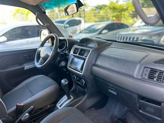 MITSUBISHI-PAJERO TR4-2011