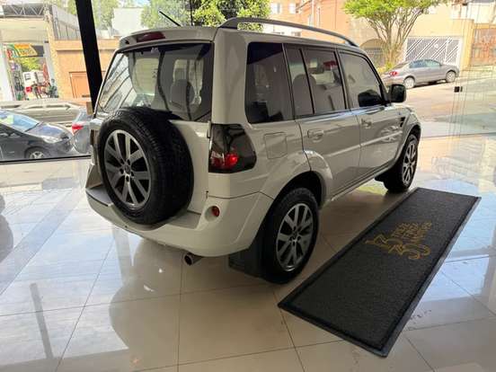 MITSUBISHI-PAJERO TR4-2.0 4X4 16V 140CV FLEX 4P AUTOMÁTICO MITSUBISHI-PAJERO TR4-2012