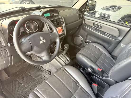 MITSUBISHI-PAJERO TR4-2.0 4X4 16V 140CV FLEX 4P AUTOMÁTICO MITSUBISHI-PAJERO TR4-2012