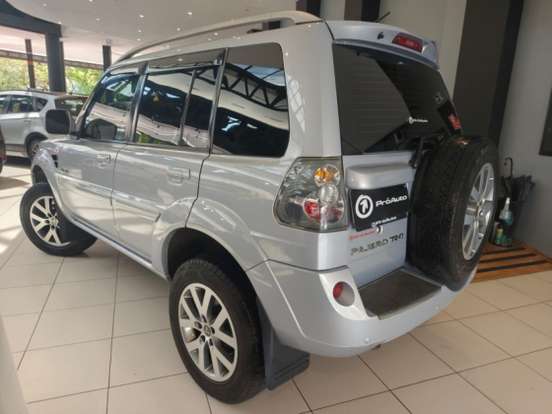 MITSUBISHI-PAJERO TR4-2.0 4X4 16V 140CV FLEX 4P AUTOMÁTICO MITSUBISHI-PAJERO TR4-2012