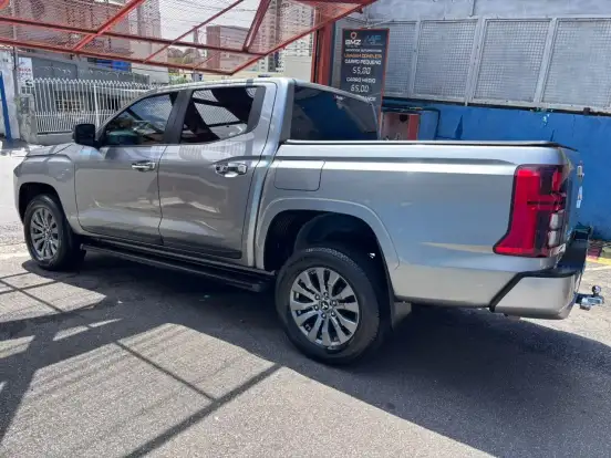 MITSUBISHI-TRITON-2025