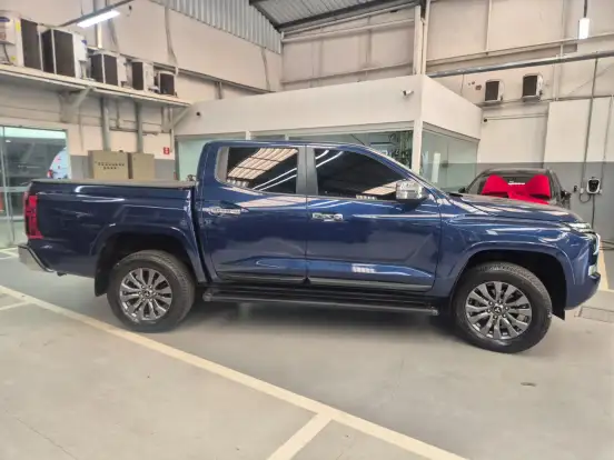 MITSUBISHI-TRITON-2.4 BITURBO DIESEL CD HPE 4X4 AUTOMÁTICO MITSUBISHI-TRITON-2025