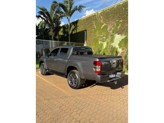MITSUBISHI-TRITON-2024