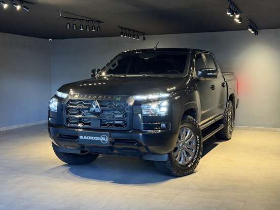 MITSUBISHI-TRITON-2025