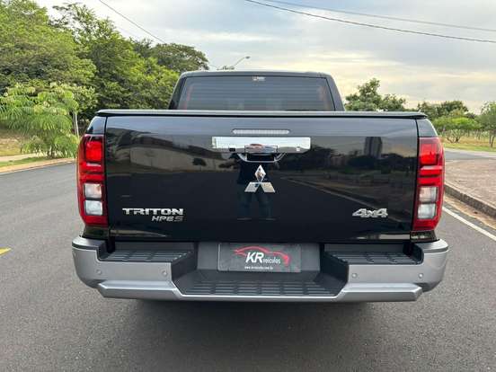 MITSUBISHI-TRITON-2.4 BITURBO DIESEL CD HPE-S 4X4 AUTOMÁTICO MITSUBISHI-TRITON-2025