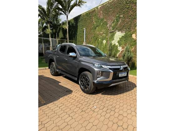 MITSUBISHI TRITON 2.4 BITURBO DIESEL CD HPE-S 4X4 AUTOMÁTICO