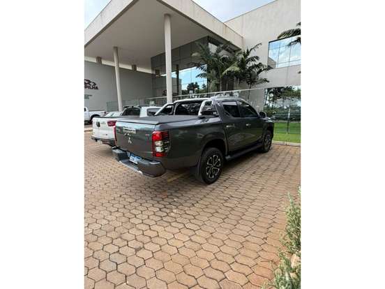 MITSUBISHI-TRITON-2024
