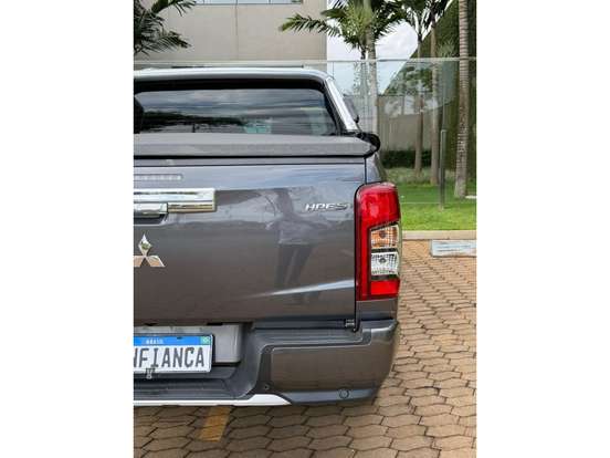 MITSUBISHI-TRITON-2.4 BITURBO DIESEL CD HPE-S 4X4 AUTOMÁTICO MITSUBISHI-TRITON-2024