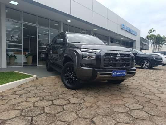 MITSUBISHI-TRITON-2025