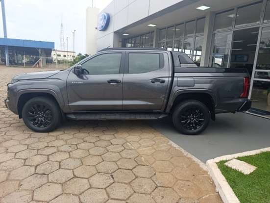 MITSUBISHI-TRITON-2025