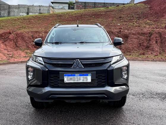 MITSUBISHI L200 TRITON 2.4 16V TURBO DIESEL SPORT HPE CD 4P 4X4 AUTOMÁTICO