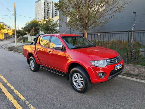 MITSUBISHI-L200 TRITON-3.5 HPE 4X4 CD V6 24V FLEX 4P AUTOMÁTICO MITSUBISHI-L200 TRITON-2015