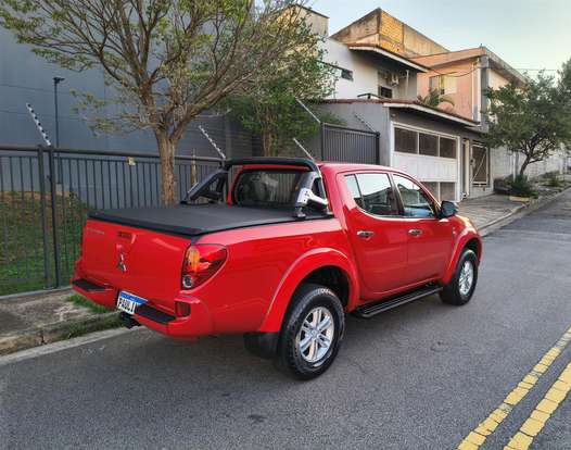 MITSUBISHI-L200 TRITON-3.5 HPE 4X4 CD V6 24V FLEX 4P AUTOMÁTICO MITSUBISHI-L200 TRITON-2015