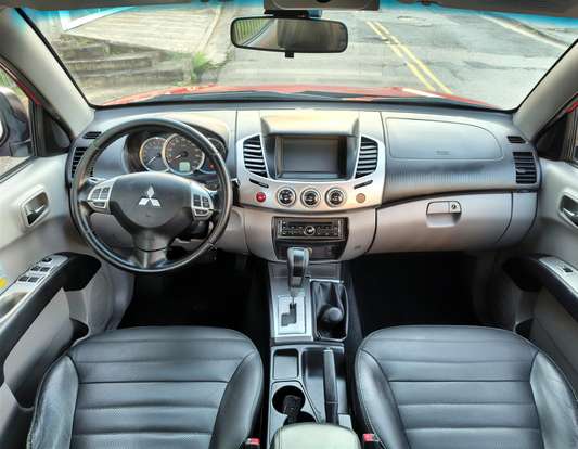 MITSUBISHI-L200 TRITON-3.5 HPE 4X4 CD V6 24V FLEX 4P AUTOMÁTICO MITSUBISHI-L200 TRITON-2015